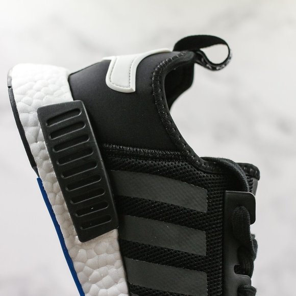Athletic_Shoes